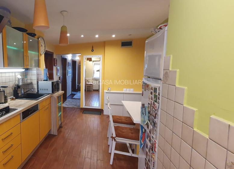 Ap 3 camere, 90 mp, 2 băi, 1 balcon, et. 3, Girocului, cu garaj, comision 0% - 5