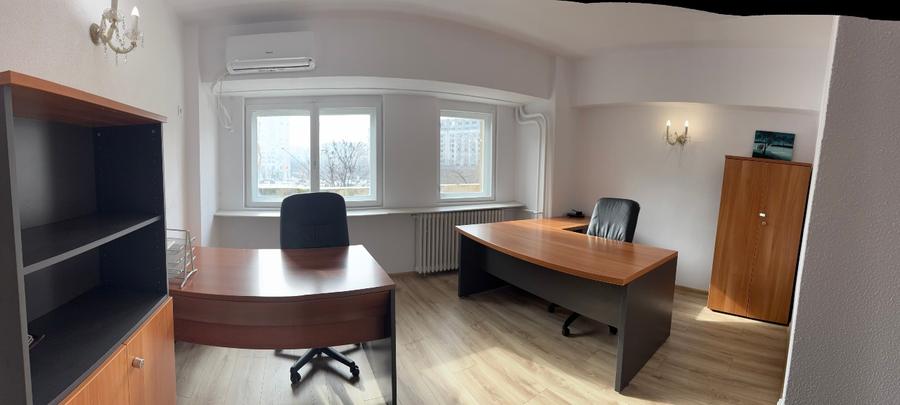 Spatiu de birou premium 3 camere etaj 1 Piata Alba Iulia, vedere spre piata.