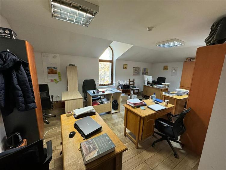 Cladire cu un aspect aparte de inchiriat in Centrul Focsaniului - 9