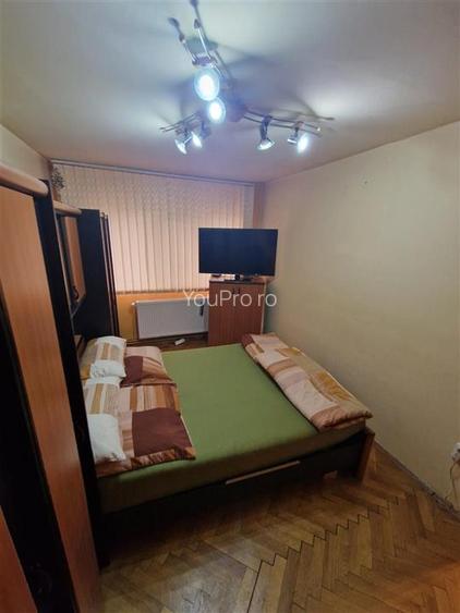 Decomandat 4 camere etaj 1 Circumvalatiunii/Iulius Town - 24