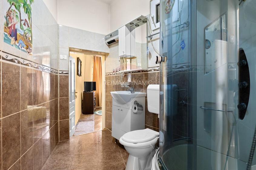 Apartament 2 camere, loc de parcare, teren propriu,strada Constituției - 10