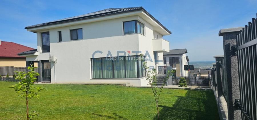 Casa ultrafinisata, garaj, panouri fotovoltaice - 2