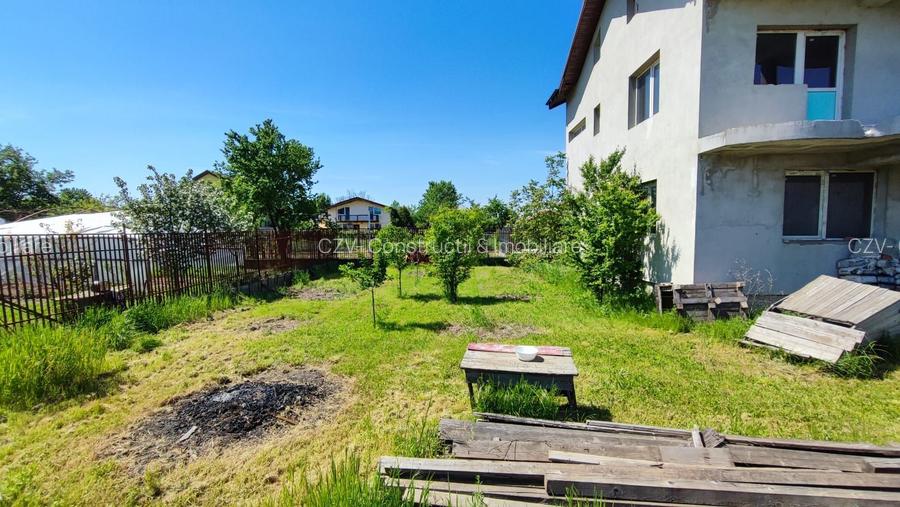 Casă spațioasă cu terase panoramice și curte mare - 5