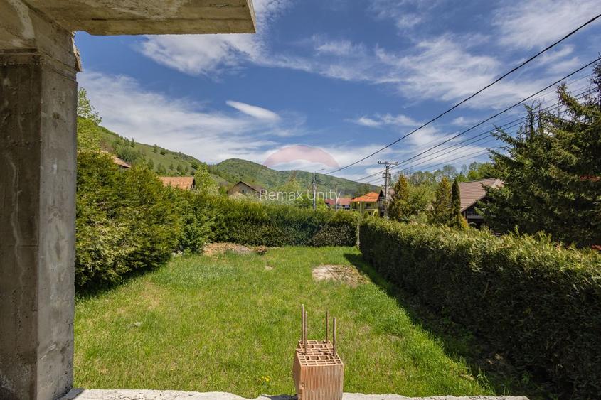 Casă / Vilă cu 8 camere / 7 bai de vânzare, Moieciu de Jos - 10