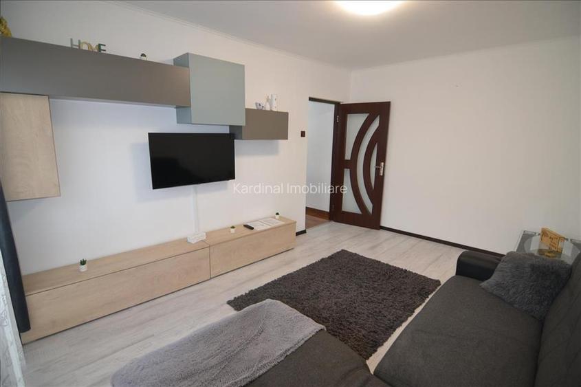 Apartament 3 camere decomandat,mobilat,utilat, etaj intermediar  Astra -Berzei - 12