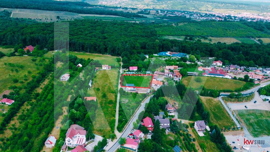 Teren intravilan 2000 mp - Tocile, vedere panoramică spre munte și pădure - 3