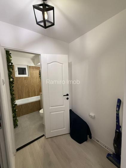 Apartament 2 camere semi-decomandat Renovat total - 10