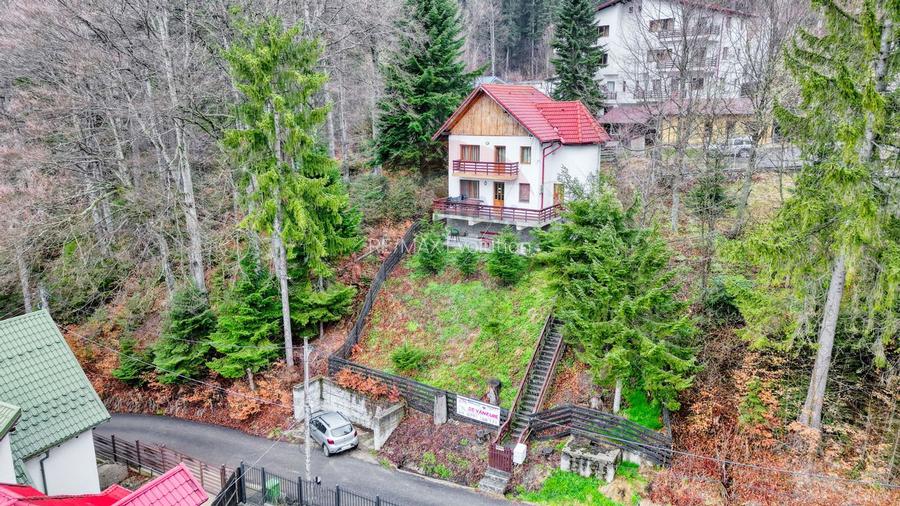 Vilă de vânzare în Predeal – vedere panoramică către pârtia de schi - 26