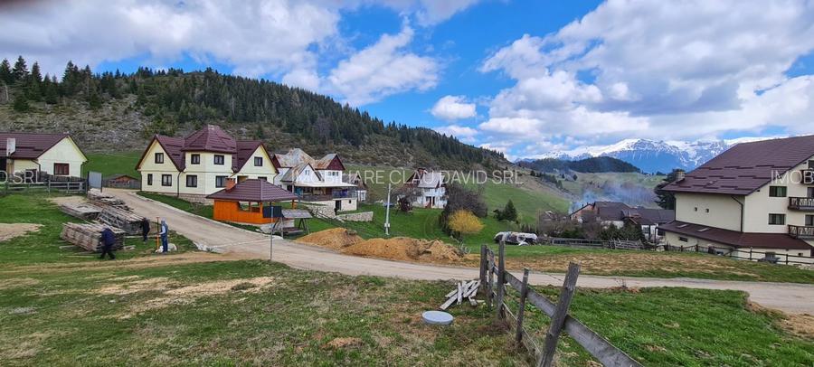 Teren Intravilan de Poveste în Fundata 3.694 mp și 4.793mp - 3