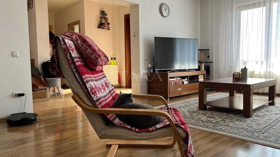 Casă spațioasă într-o zonă cu priveliște deosebită, Dambul Rotund - 2