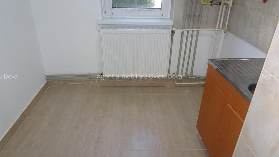 Inchiriez garsoniera decomandata in Deva, zona Zamfirescu in Q-uri, parter inalt - 9