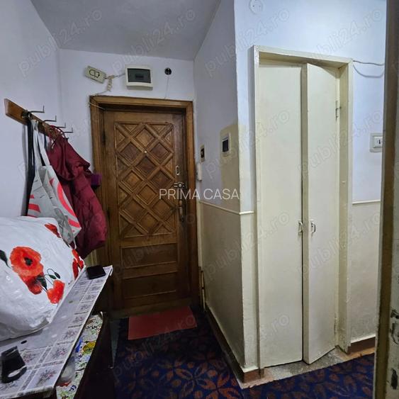 Apartament cu 2 camere zona Crang Stadionului etaj 3 din 4 Pret: 48.000 neg. - 6