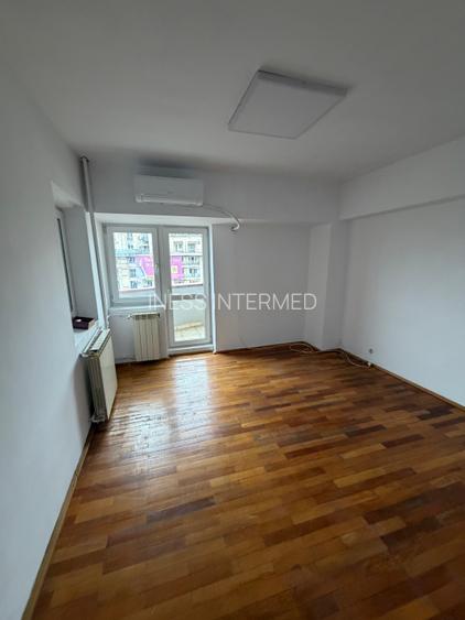 bd. Unirii colt cu Traian - apartament 4 camere foarte spatios - 4