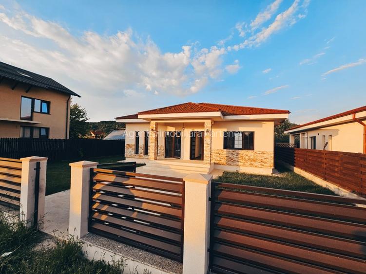 casa / vila Stefanesti , "La Cheie'' , finisaje + pozitie DEOSEBITA ! - 20