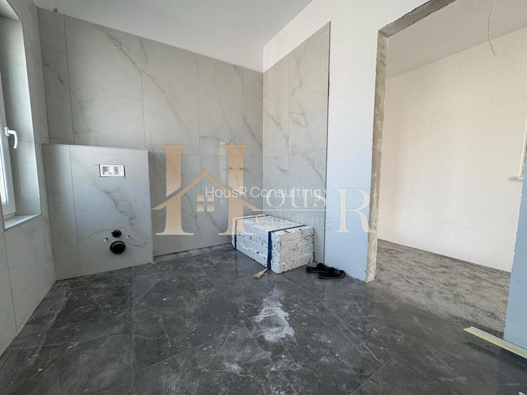 4 camere.Despartit prin camera tehnica.Proiect Deosebit - 17