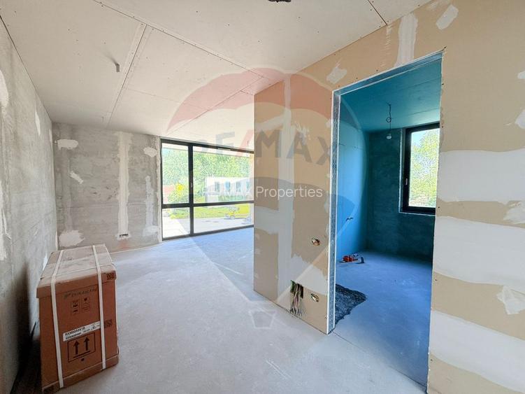 Vilă modernă de vânzare | 5 camere | Dumbrava Vlăsiei | Teren 750 mp - 12
