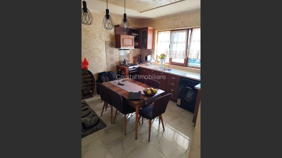 Casa Strejnicu: 150m², 3 dormitoare, 2 băi, 2 garaje
 - 6