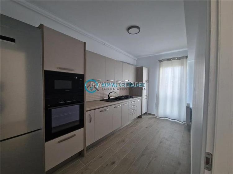 Royal Imobiliare - Vanzare apartament 3 camere, zona Albert - 8