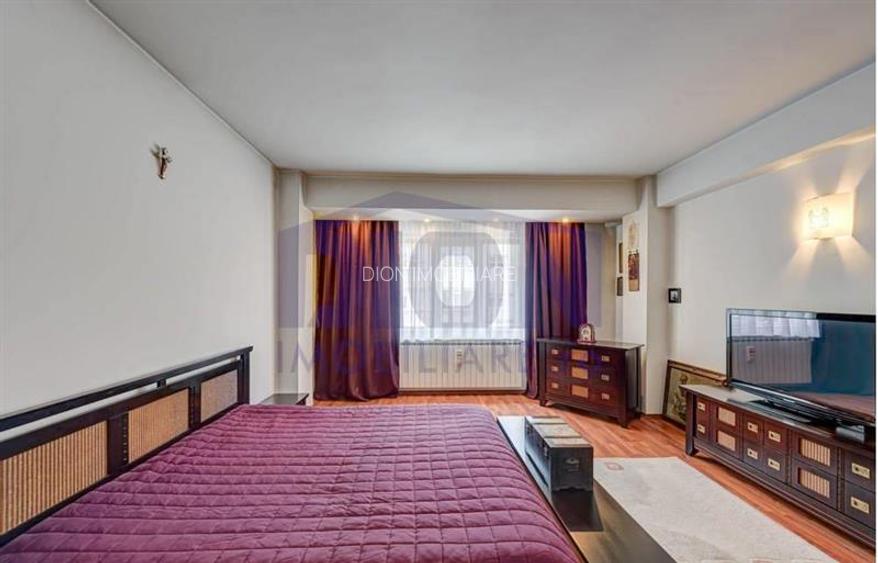 Casa moderna cu terasa, in apropierea celor mai frumoase puncte ale orasului - 6