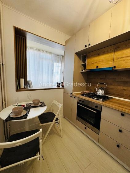 Apartament 2 camere, decomandat, renovat recent, parcare inclusă– 5 min metrou  - 9