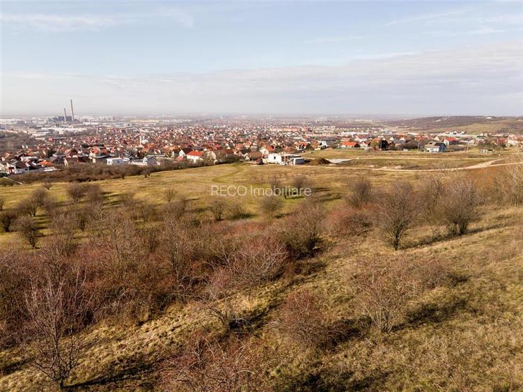 RECO Teren  intravilan- panorama asupra orasului -str. Caisilor - 6