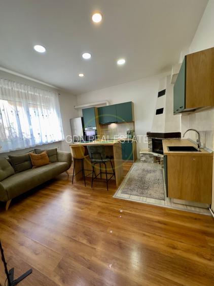 Se vinde casa la pret de apartament, zona centrala, str. Lupeni. - 11