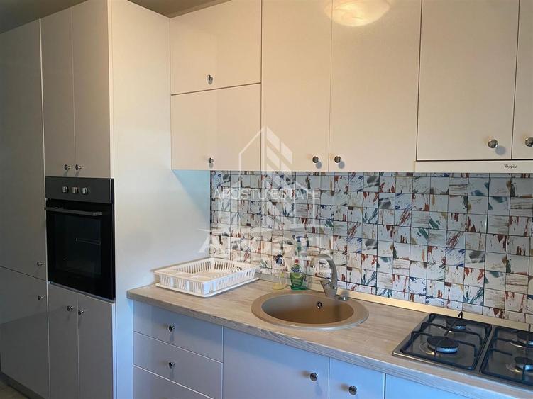 Apartament cu trei camerecentrala proprie Atrium Mall - 11