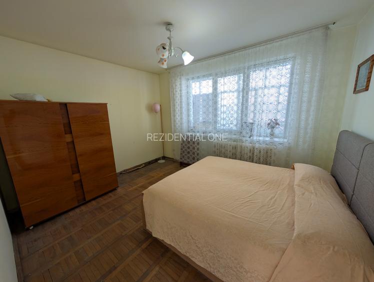 Decomandat, etaj intermediar - 2 camere - spatios - 2