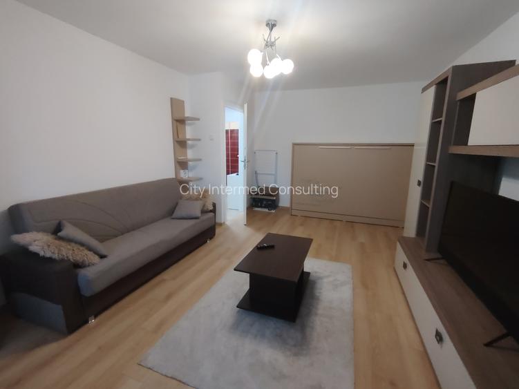 STUDIO la 3 minute de Metrou Mihai Bravu, etaj 1, mobilata. 400 eur - 2