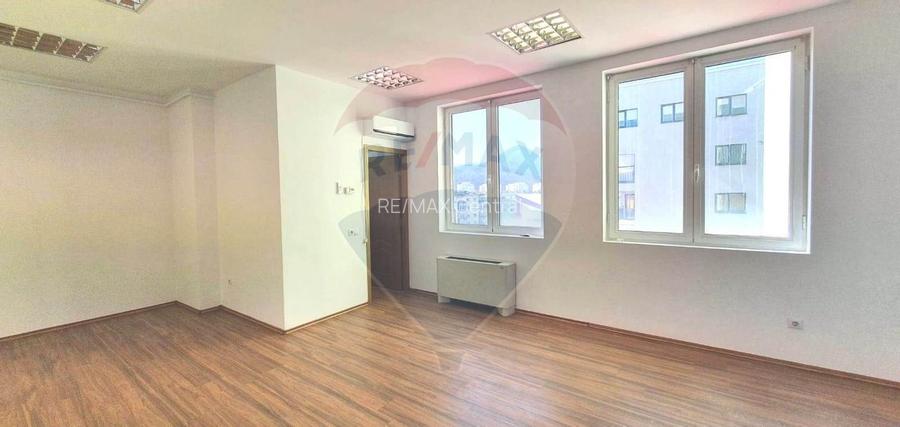 Birou de închiriat în Brașov zona centrală în clădire de birouri - 9