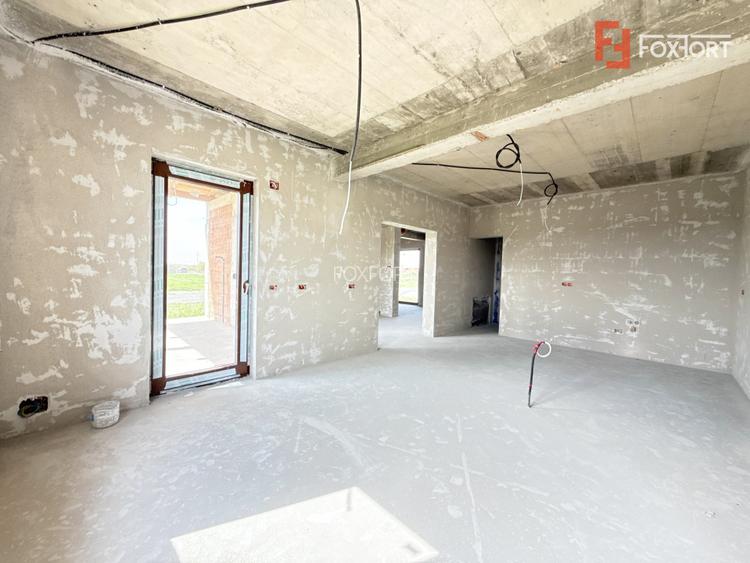 Casa cu 4 camere, interior la gri si exterior la rosu in Sacalaz - 5