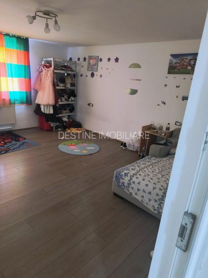 Casa renovata in Preluci la 12 Km de Comanesti , fantana si centrala proprie - 2