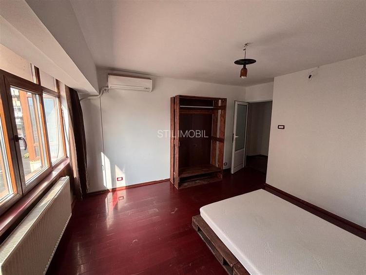Apartament 3 camere Decomandat, et. 1, bulevard GARA - 149,900 EURO - 10