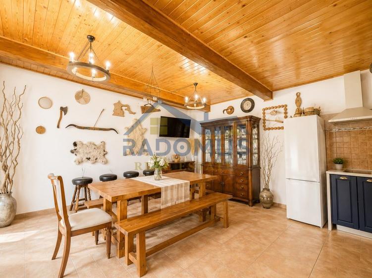 Proprietate Premium | 2 Case | Piscină | Teren 2.000 mp | Mobilată