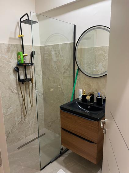 Apartament 3 camere Lux situat în Piața Amzei