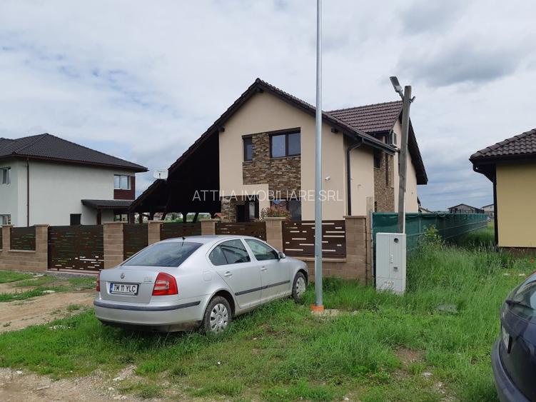 Dumbravita teren 699 mp 135000 euro - 3