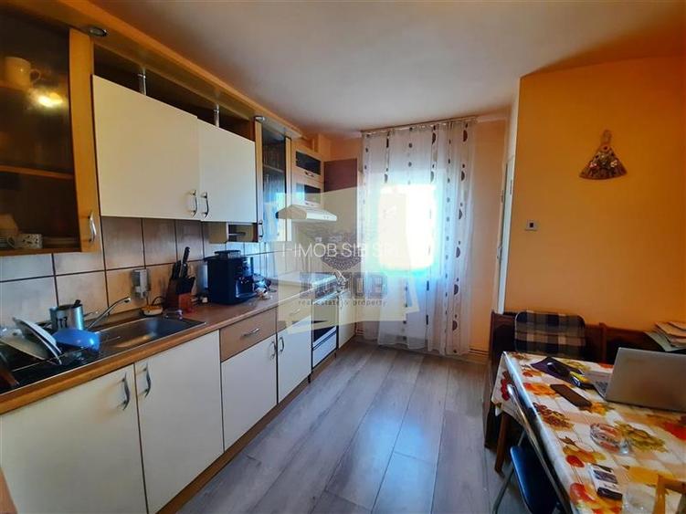 Apartament cu 4 camere 2 bai balcon si pivnita de vanzare pe Mihai Viteazu din S - 8