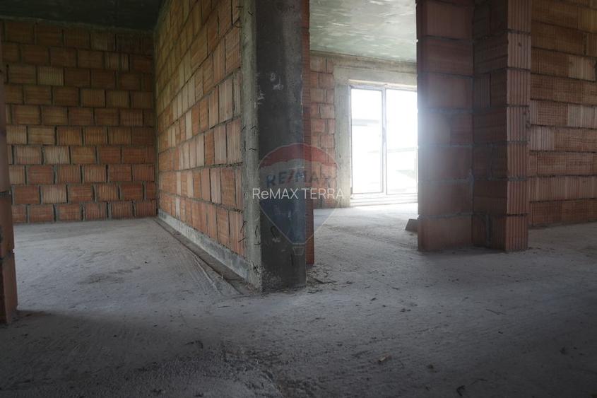 CASA CUPLATĂ DE VÂNZARE la rosu sau la semifinisat în Tăuții Măgherăuș - 8
