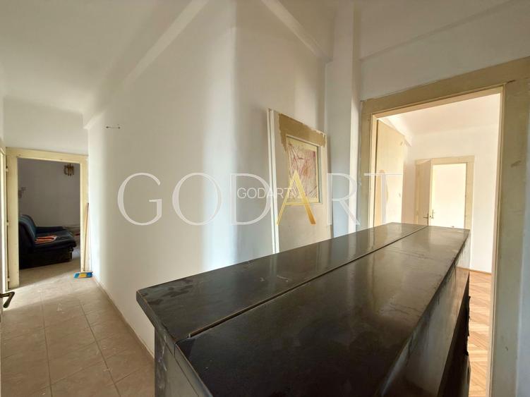 APARTAMENT 4 CAMERE | RENOVAT | BOXA | CURTE COMUNA - 13