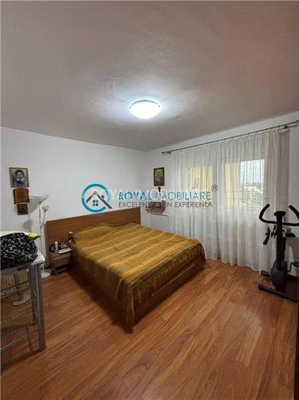 Royal Imobiliare - Vanzare apartament 3 camere zona Democratiei - 3