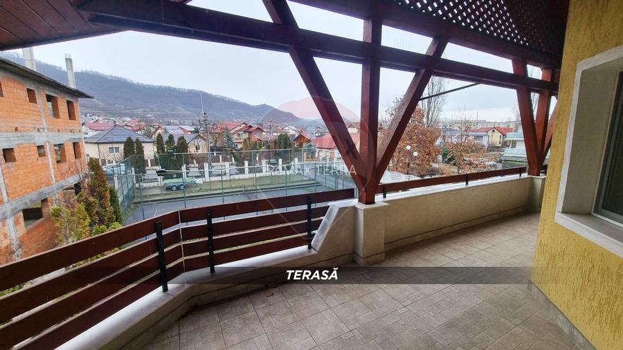 Casă / Vilă de lux cu 2 garaje, 10 camere de vânzare în BAIA MARE - 32