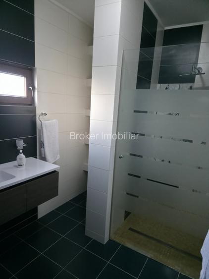 Vila spatioasa in Mamaia Nord, aproape de plaja, curte mare & 2 terase - 17