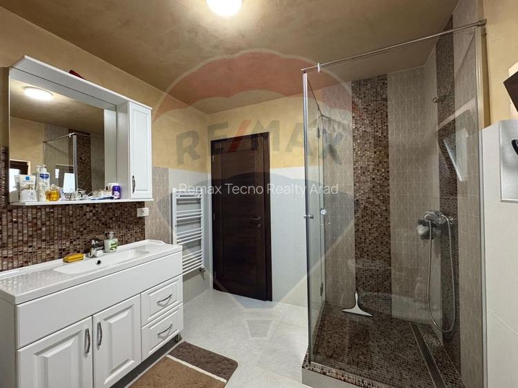 Casă / Vilă cu 4 camere de vânzare în zona Bujac-Arad - 10