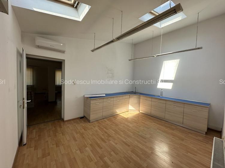 Spatiu de birou -zona strada Cluj/ 4 locuri de parcare - 5
