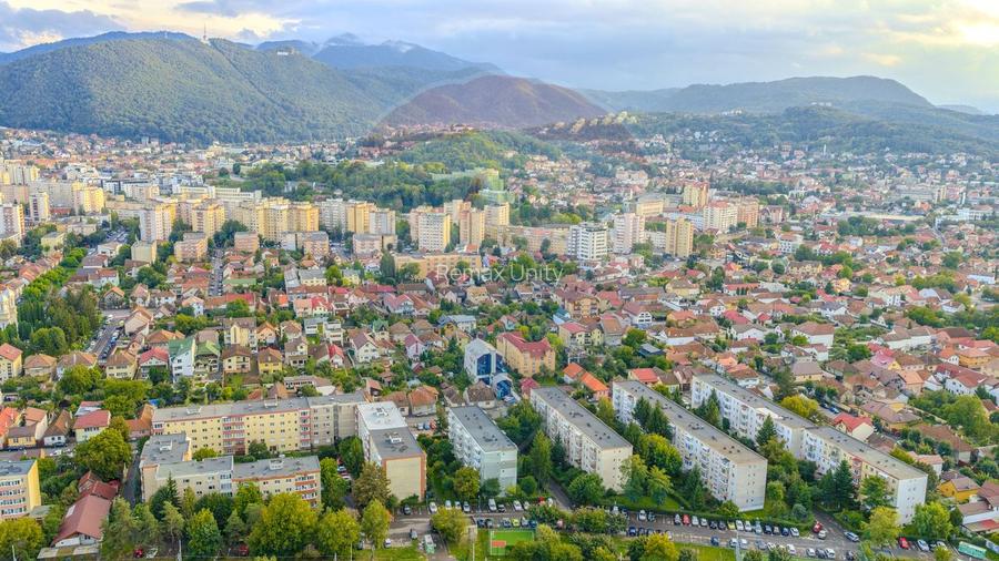 Cladire de 902 mp utili de vânzare, zona Grivitei - DN 13, COMISION 0 - 17