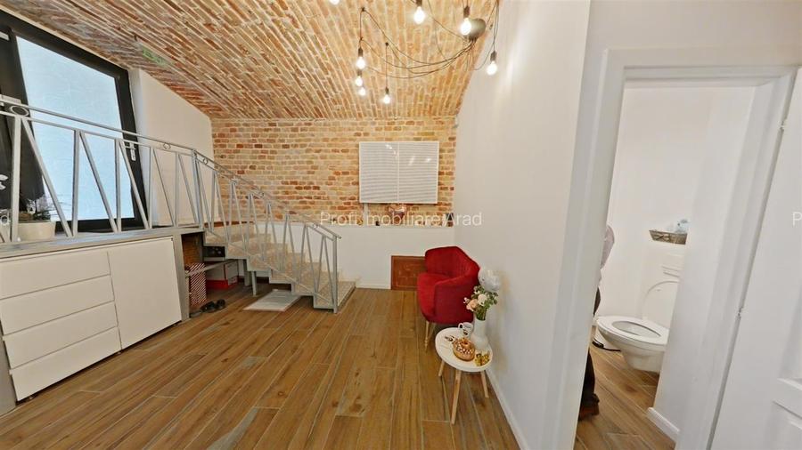 Spatiu langa Primarie pt. prestari servicii, birou, cabinet, salon - renovat - T - 8