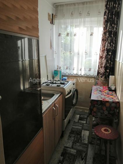 Apartament la parter cu balcon pretabil locuit/birou - 3