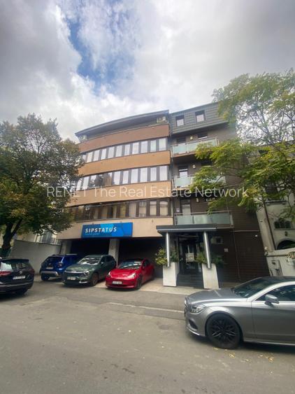Vand o cladire de birouri,cabinete..etc. situata in Cotroceni ,zona exclusivista - 26