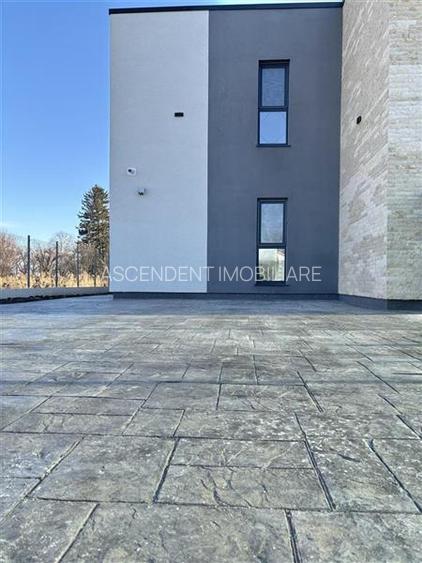 Vila impozanta, aspect deosebit, configuratie tip duplex, view, Brasov - 7