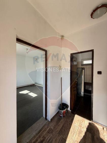 Spațiu comercial de 52mp de închiriat în zona 1 Mai - 3